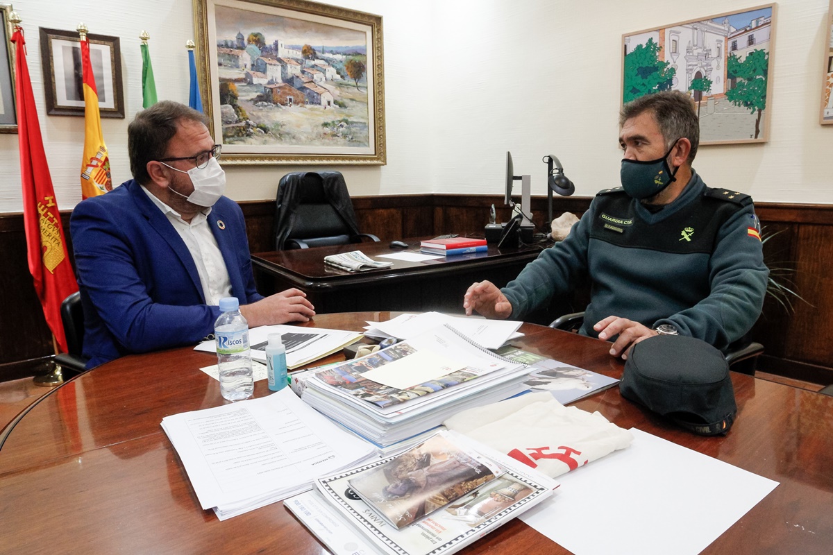 Alcalde despedida Capitán Guardia Civil 2