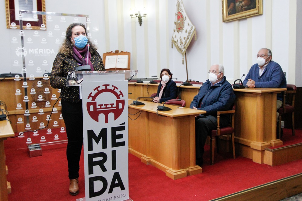 Camen Yáñez explica la adquisición de los terrenos