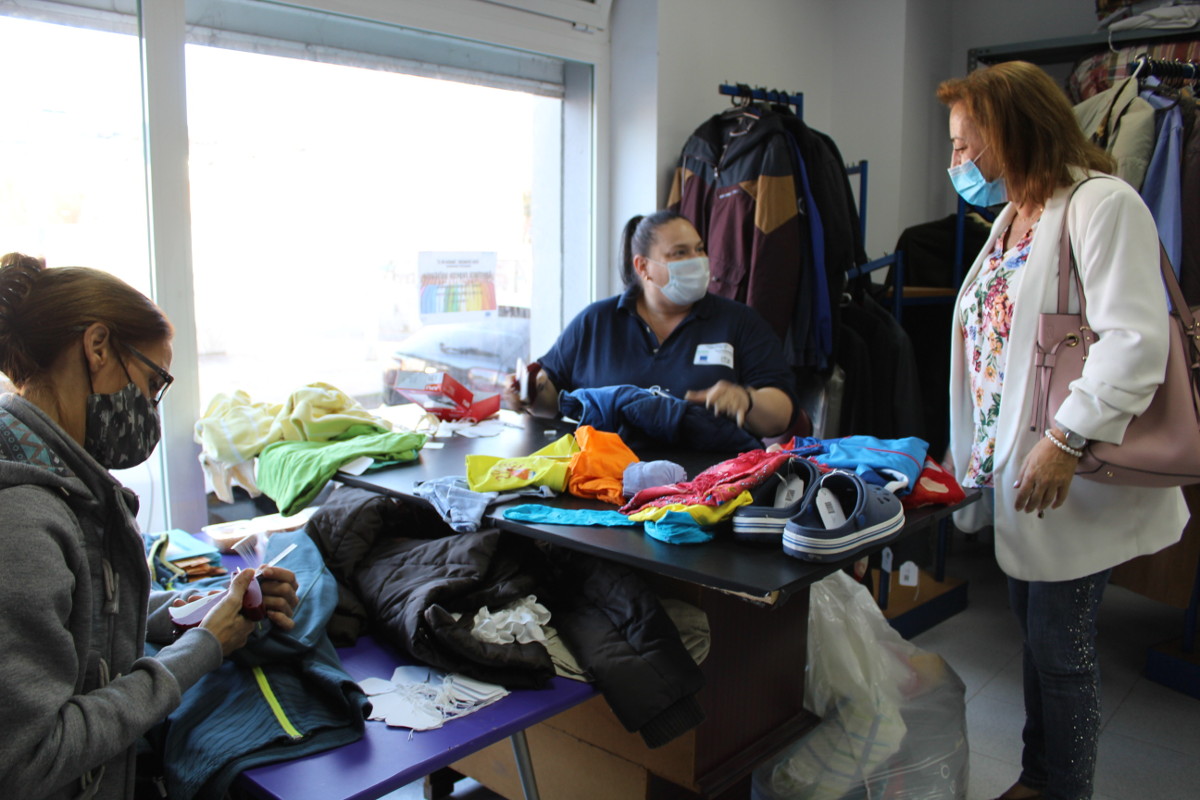 Catalina Alarcón en el programa Crisol Formación en el ropero solidario en San Lázaro