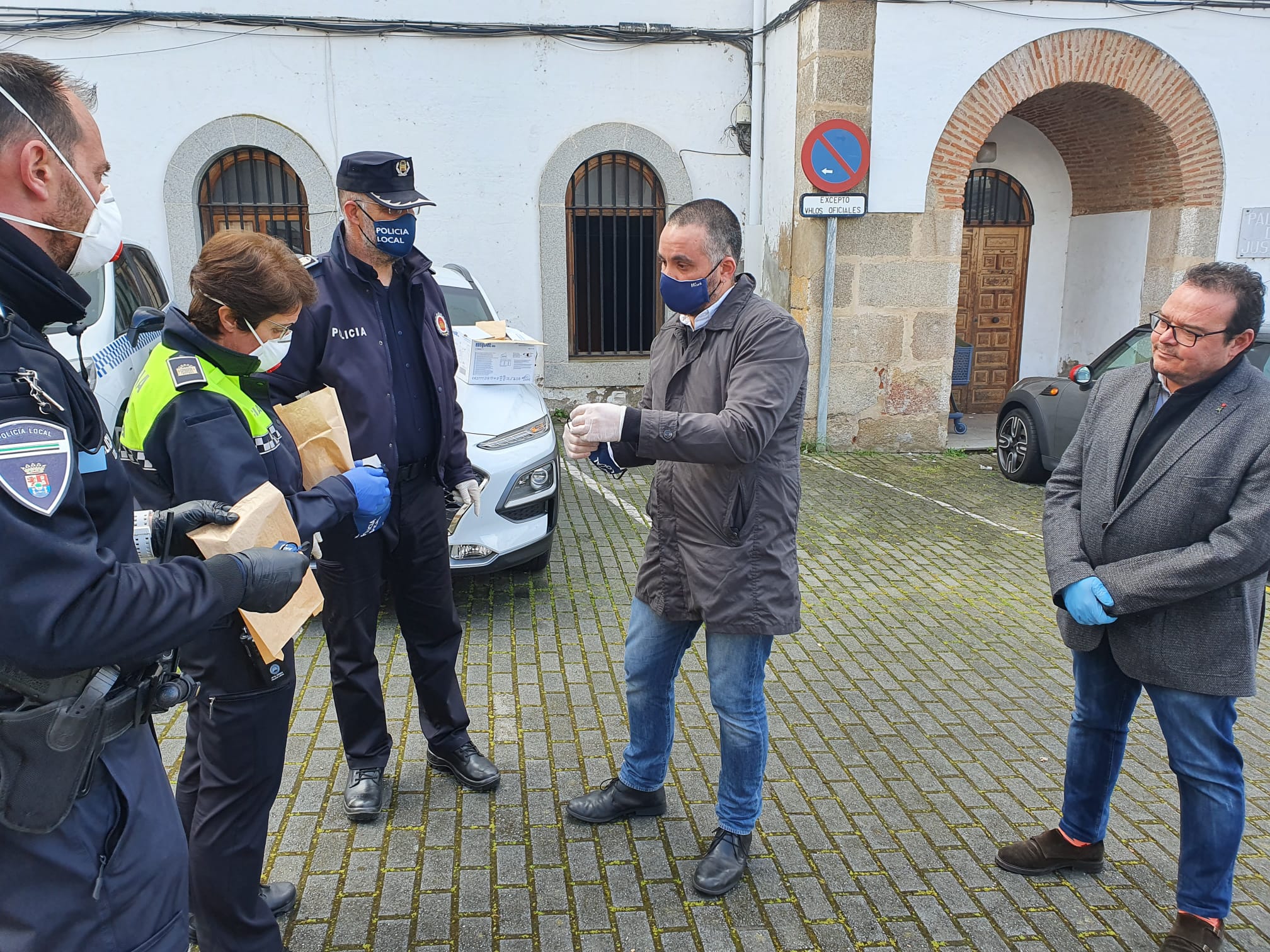 Donación mascarillas Policía- Weark Uniformes