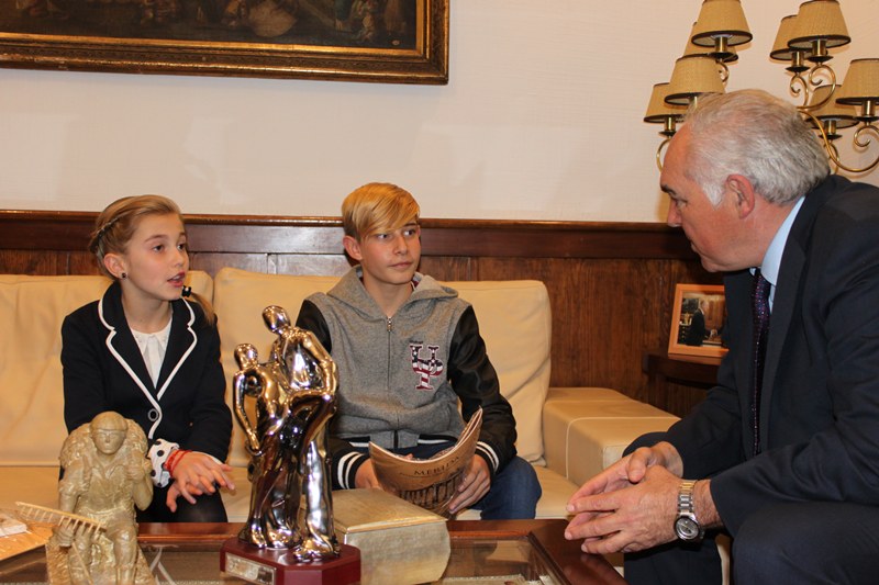 El alcalde con los campeones (2)