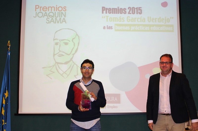 El alcalde en la entrega de premios de Educación