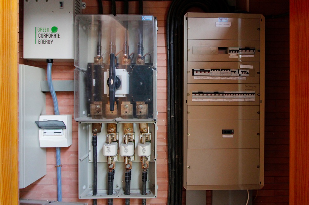 MANTENIMIENTO ELÉCTRICO EDIFICIOS MUNICIPALES