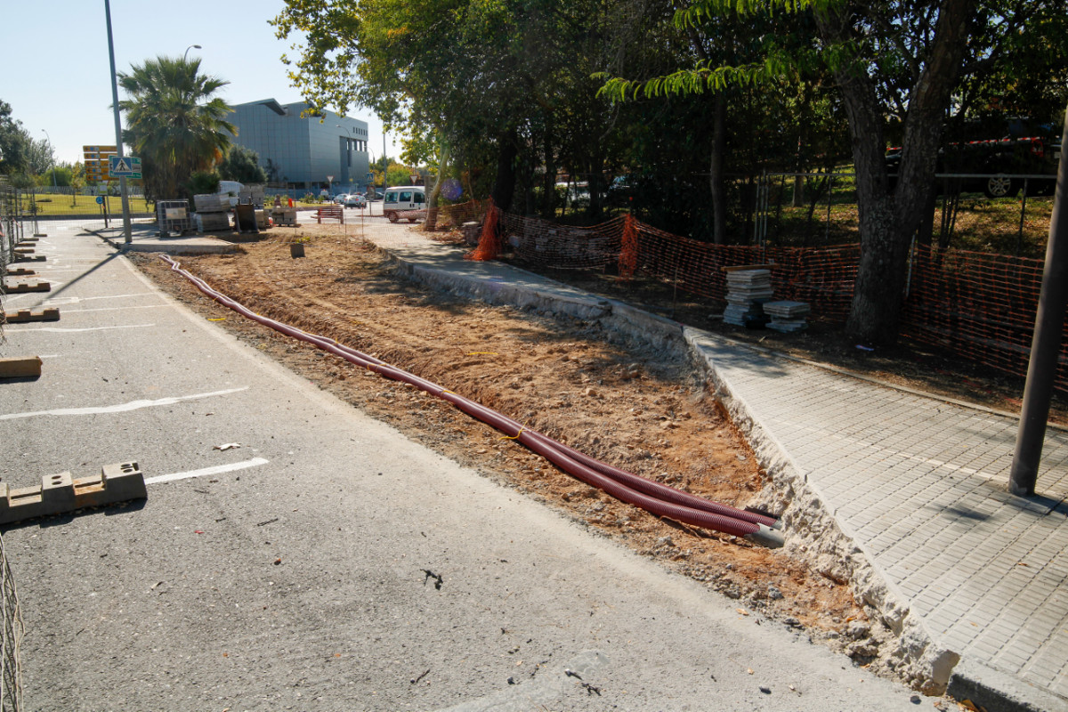 Obras paradas autobús urbano en Avenida de la Hispanidad