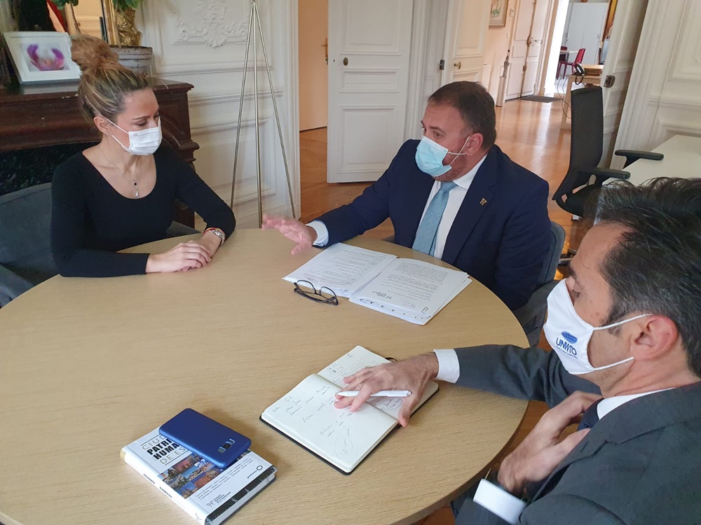 Reunión Consejera Turismo en París