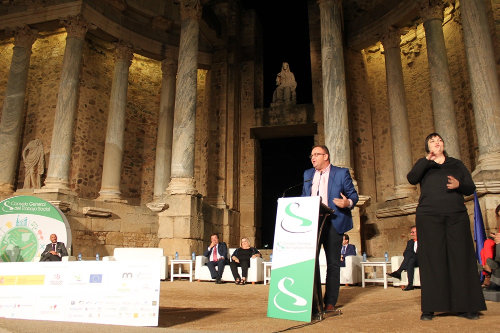 aLCALDE EN INAUGURACIÓN CONGRESO