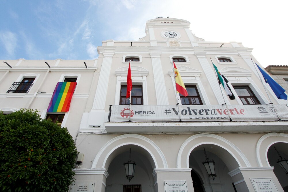 ayuntamiento bandera lgtbi (3)