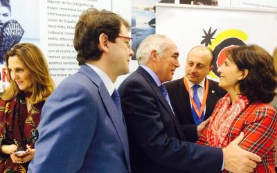 Mérida firma convenios con Iberia y Turespaña en FITUR