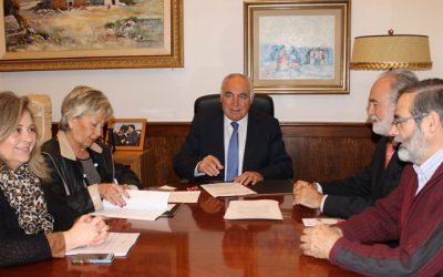 El Ayuntamiento firma convenios con el  Padre Cristóbal y la Plataforma del Voluntariado por un importe de 39.000 euros