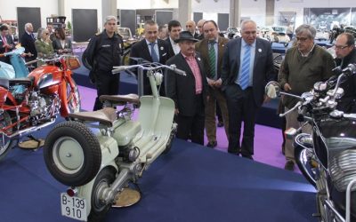 El alcalde inaugura  el Museo de vehículos históricos