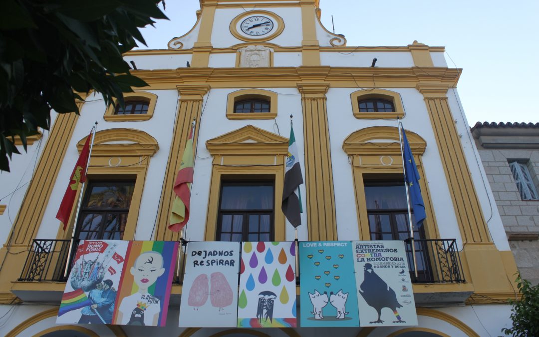 El Día del Orgullo se celebra hoy en Mérida con la lectura de un manifiesto y una mesa informativa en la Plaza de España