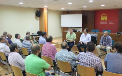El Alcalde y Fernández Vara se reúnen con empresarios de El Prado para cumplir los compromisos adquiridos antes de las elecciones