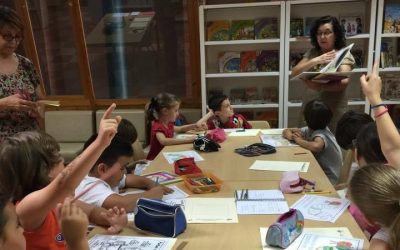 La biblioteca municipal prorroga los talleres de fomento de la lectura hasta mediados de agosto