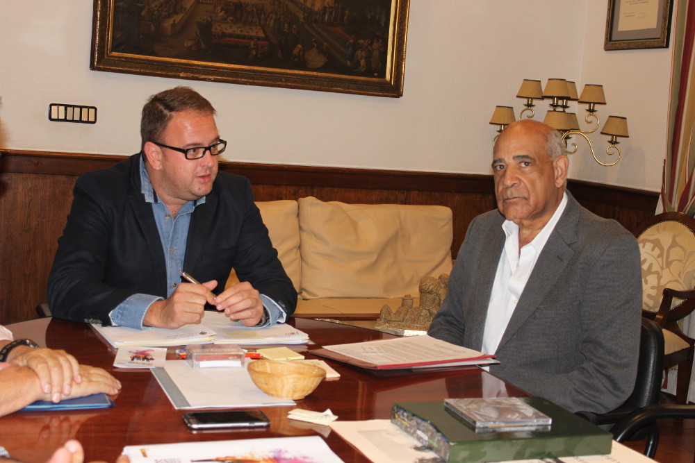 El alcalde con el Presidente de la Cámara de Comercio e Industria de Mérida-Venezuela (CACOIME), Marcos Delgado. (2)