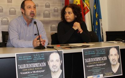 Jorge Roelas imparte un taller de teatro dentro de las actividades del Plan Urban Cultural