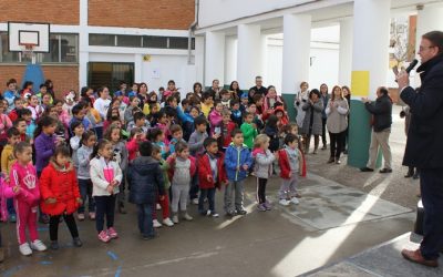 El alcalde asiste al inicio de las conmemoraciones por el 50 aniversario del colegio de La Antigua