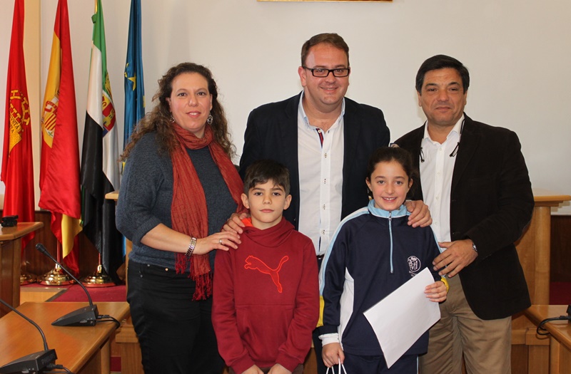 El Ayuntamiento y aqualia entregan los premios del concurso internacional de dibujo infantil de Mérida
