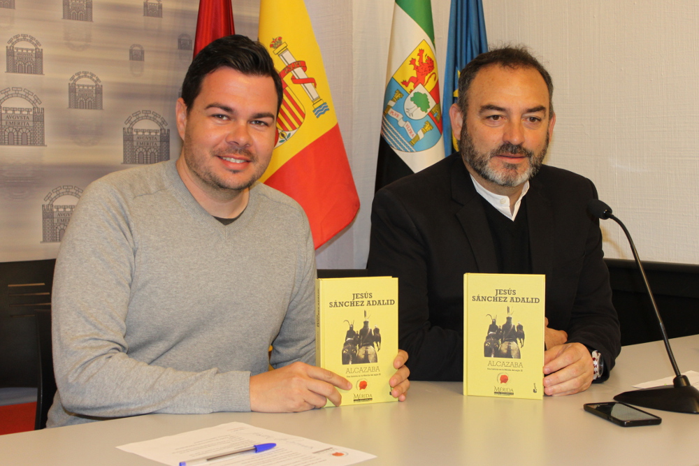Edición especial de la novela ‘Alcazaba’ de Sánchez Adalid con motivo de la Capitalidad