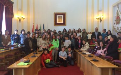 Alumnos de Alcalá de Henares visitan la ciudad con el Aula Patrimonio