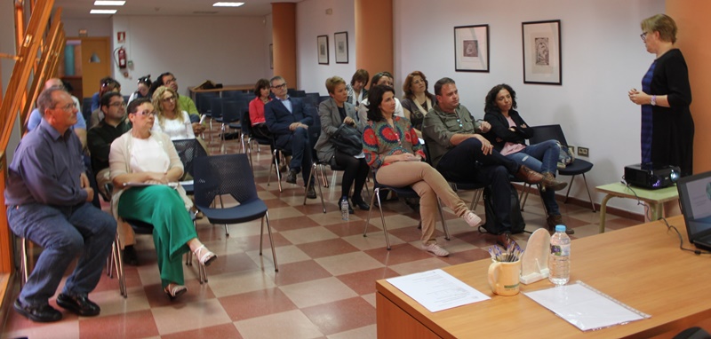 El alcalde recuerda el compromiso de reformar el colegio Casa de la Madre