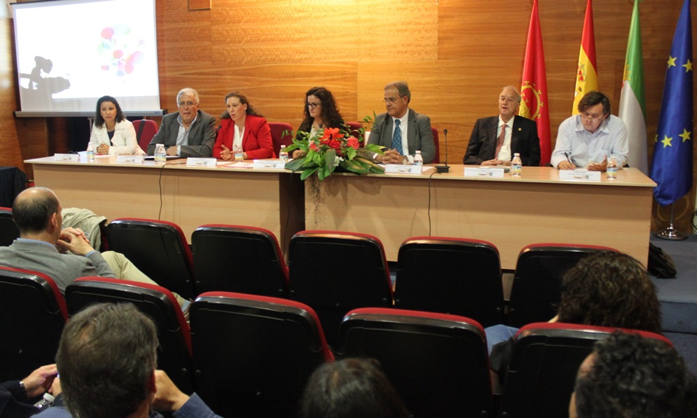 IFEME acoge el I encuentro de sociólogos y politólogos de Extremadura