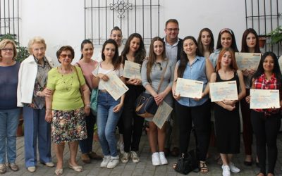 El alcalde y la ONG San Vicente de Paúl entregan  diplomas a jóvenes del curso de dependientes de comercio