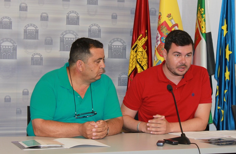 El delegado de Turismo y representante de radioaficionados