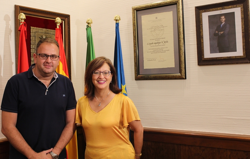 El alcalde con la Embajadora de Costa Rica