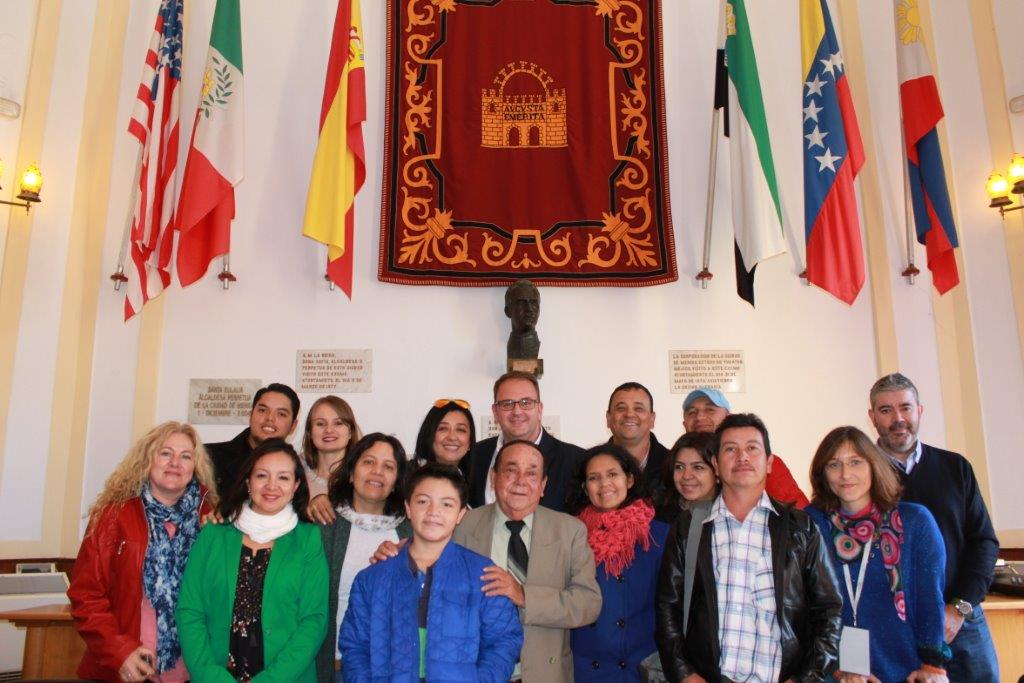 El alcalde con el grupo de la Unión Iberoamericana de Municipalistas.