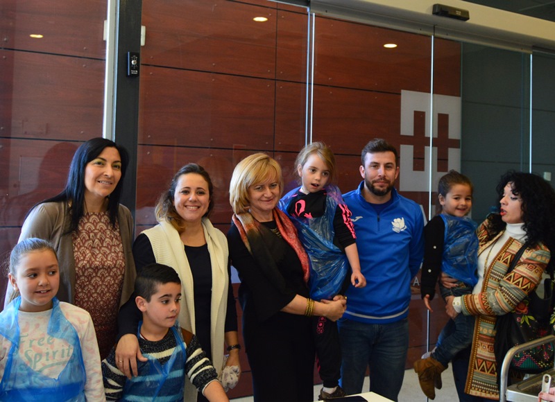 Autoridades y participantes.