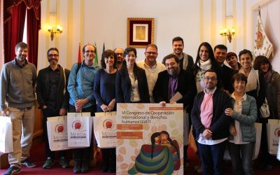 Participantes del congreso internacional sobre cooperación y derechos humanos LGBTI visitan el Ayuntamiento