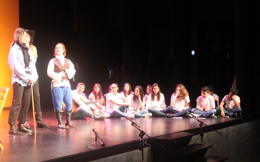 El alcalde invita a los escolares a “vivir la esencia del teatro»