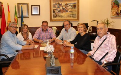 La Asociación de la Mártir Santa Eulalia presenta al alcalde a su nueva Junta Directiva