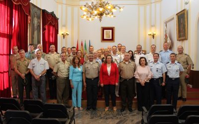 Recepción en el Ayuntamiento a los Agregados de Defensa de varios países que visitan Mérida