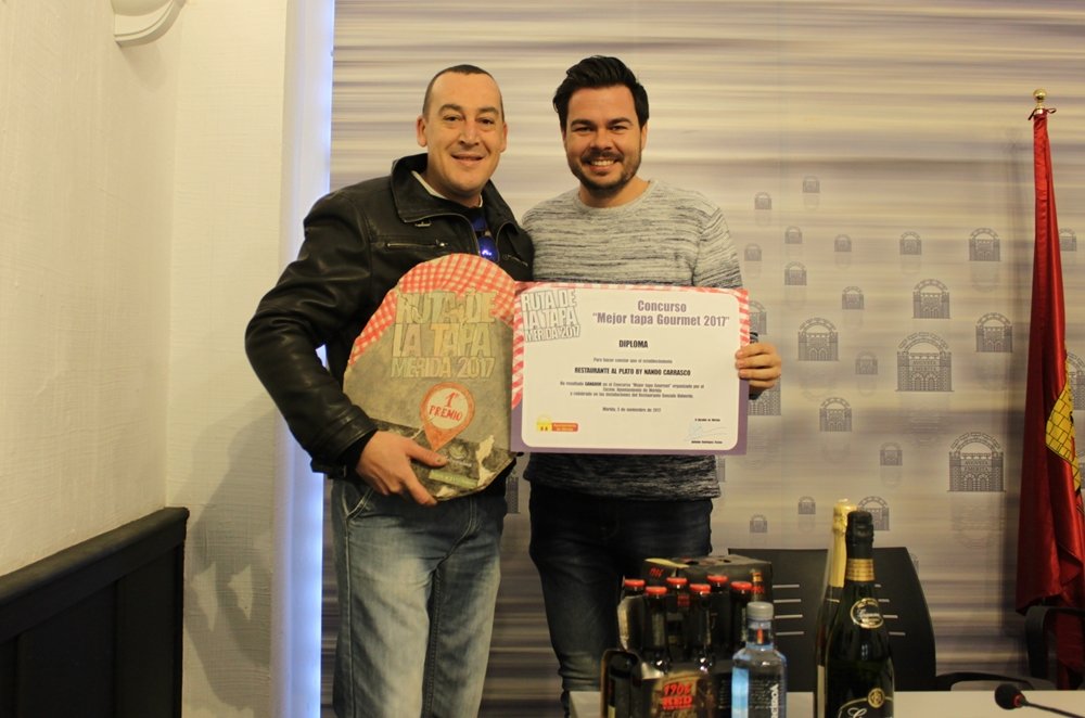 Entrega del Primer Premio del Concurso al Restaurante Al Plato by Nando Carrasco