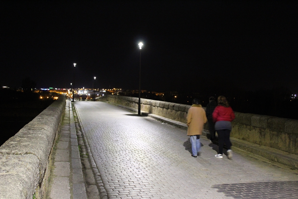 El Puente Romano cuenta ya con nuevas luminarias de tecnología Led