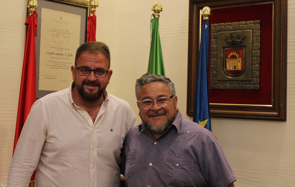 El alcalde de Mérida recibe al alcalde de la ciudad chilena de Quilicura, premio Solidaridad ACNUR