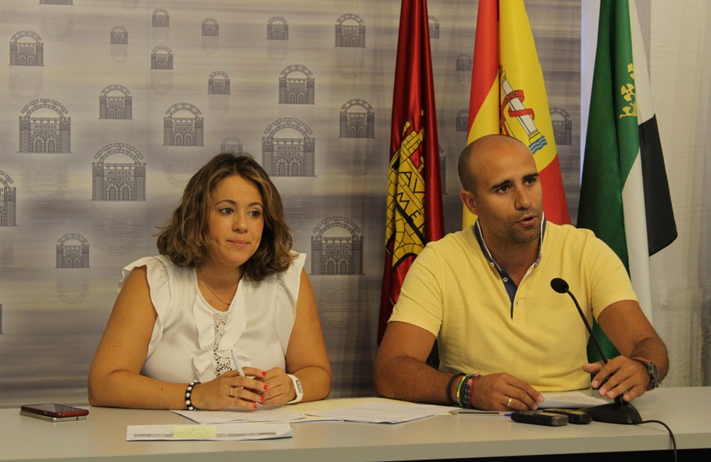 Ana Aragoneses y Antonio Sánchez, delegados de Festejos y Juventud