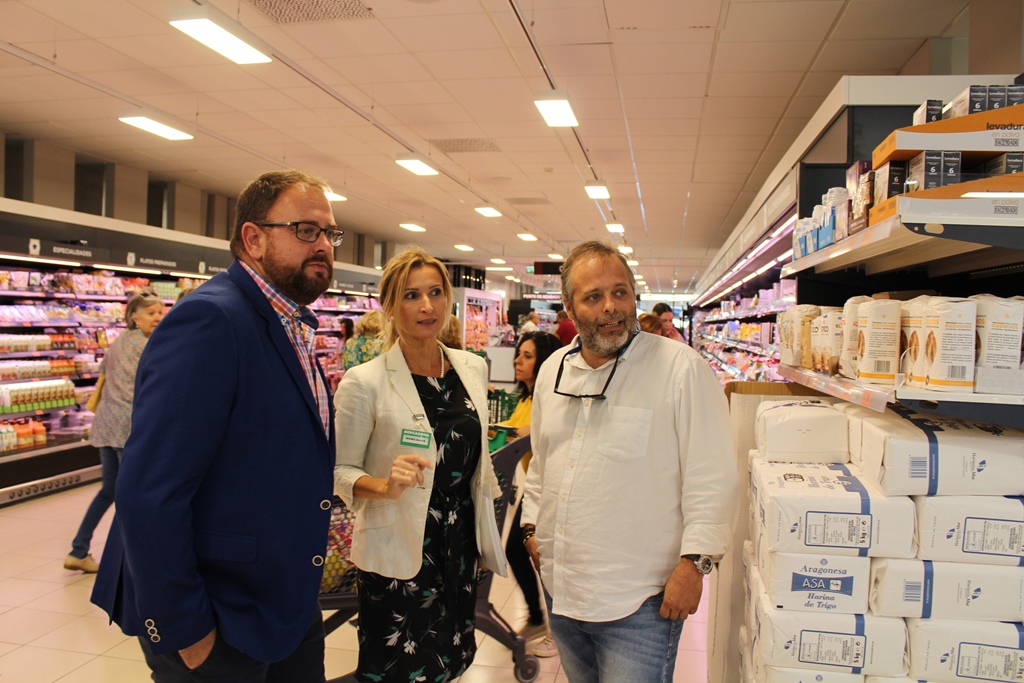 El alcalde visita las instalaciones de la tienda eficiente de Mercadona en La Heredad