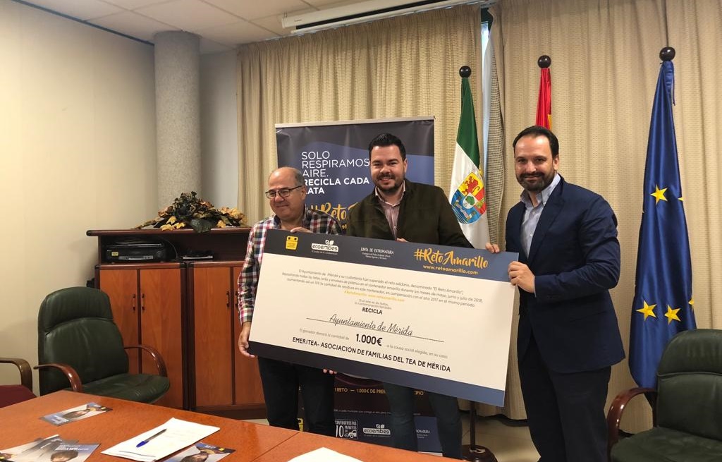 El Ayuntamiento y los emeritenses reciben el reconocimiento de Ecoembes por superar el “Reto Amarillo”