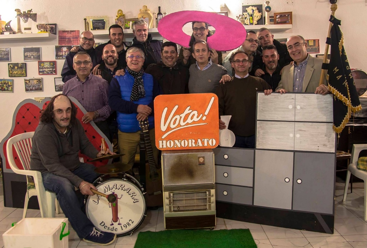 Miguel Ángel de Navas Cerrato, primero empezando por la derecha