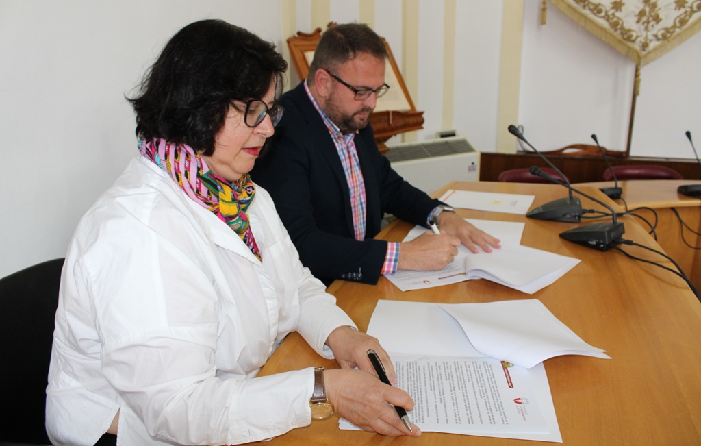 Firmado el convenio entre el Ayuntamiento y la Plataforma del Voluntariado de Mérida