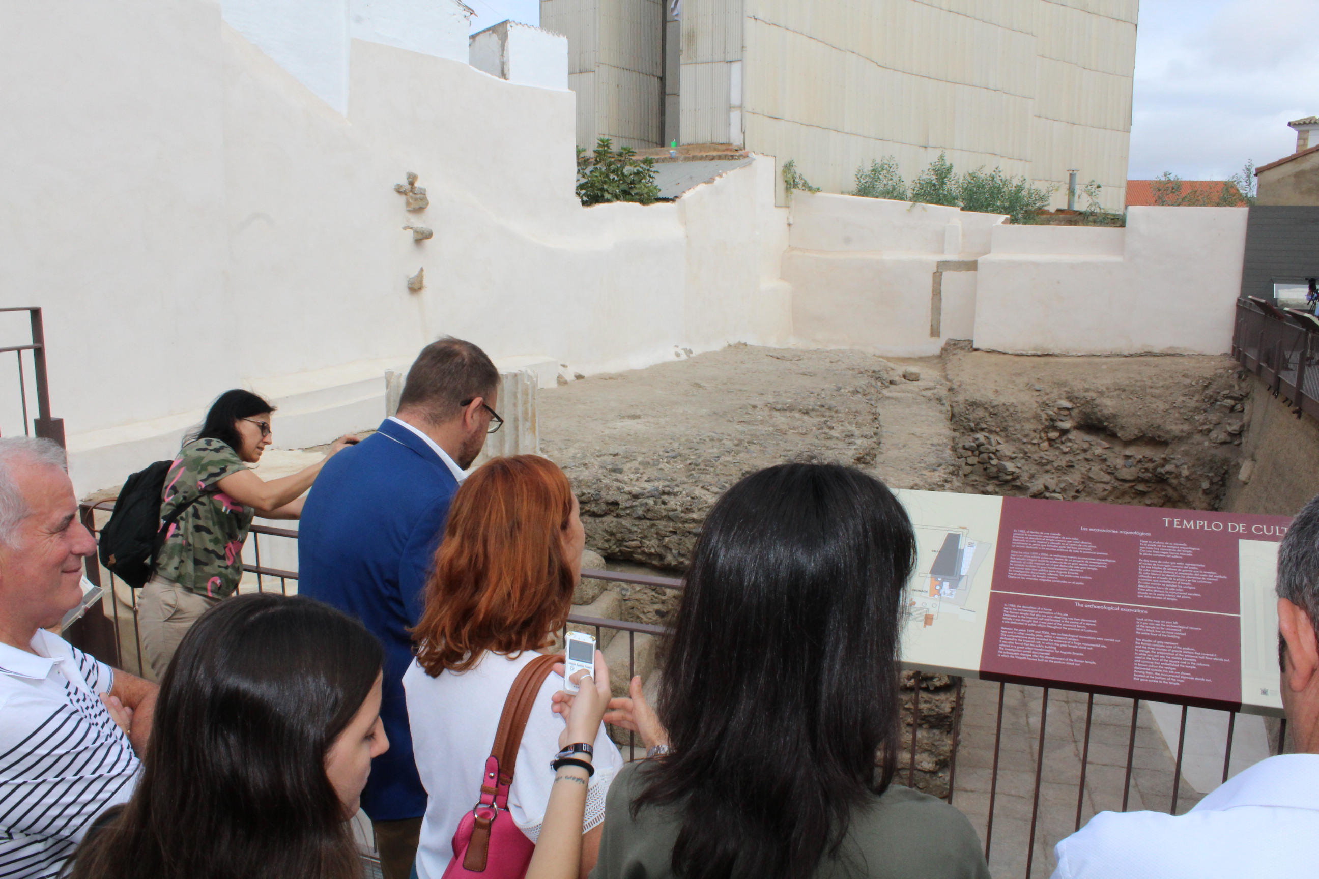 Mérida abre al público los restos del Templo de Culto Imperial en la calle Holguín