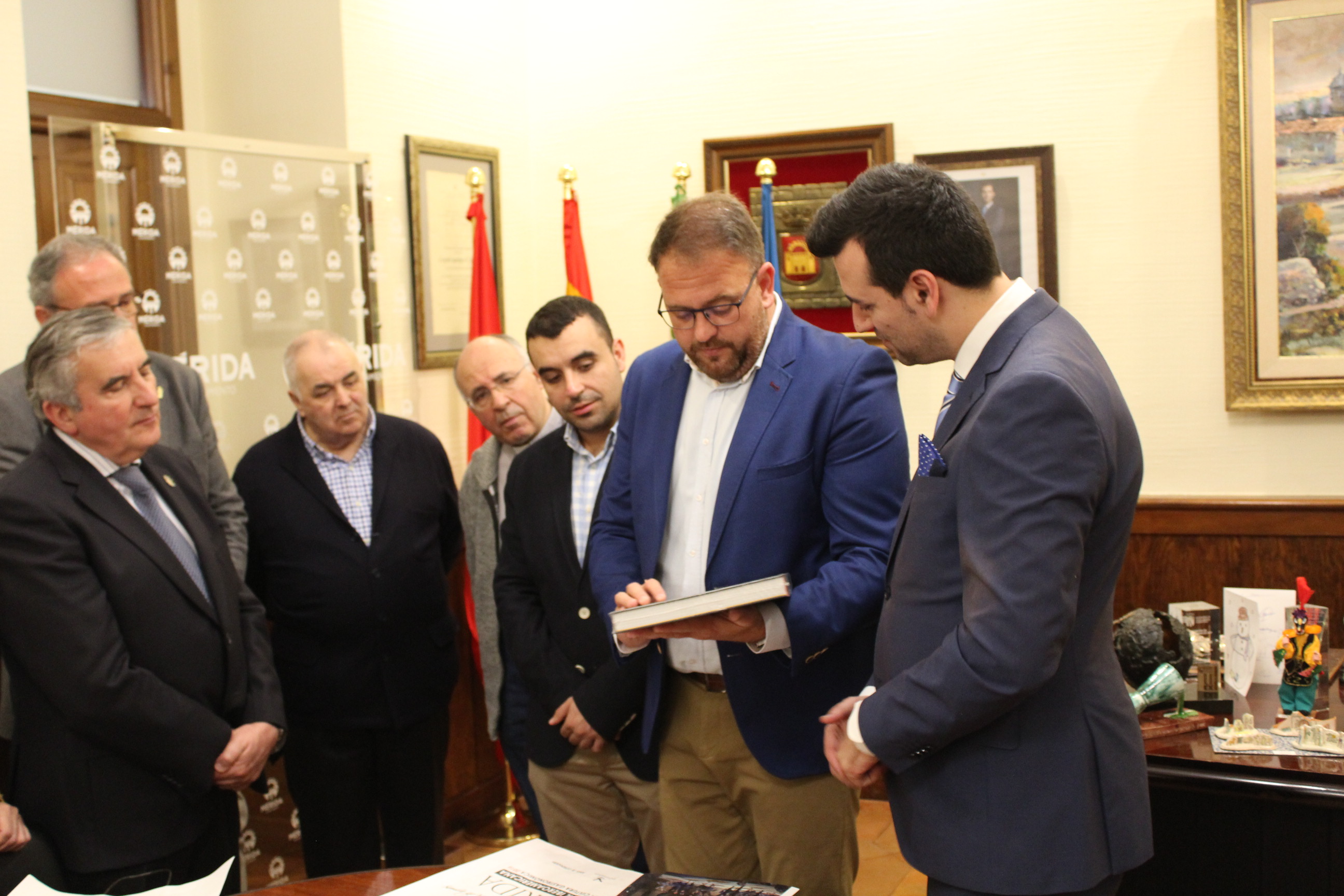 El alcalde recibe a Medina de Rioseco