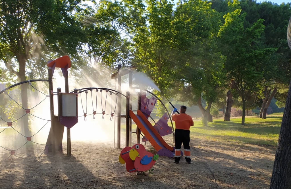 Ya se encuentran abiertos los 80 parques infantiles de la ciudad para el disfrute de los más pequeños
