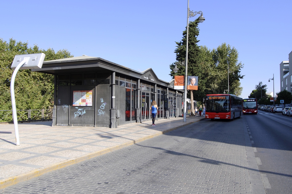Estación de Autobuses Urbanos en la Loba