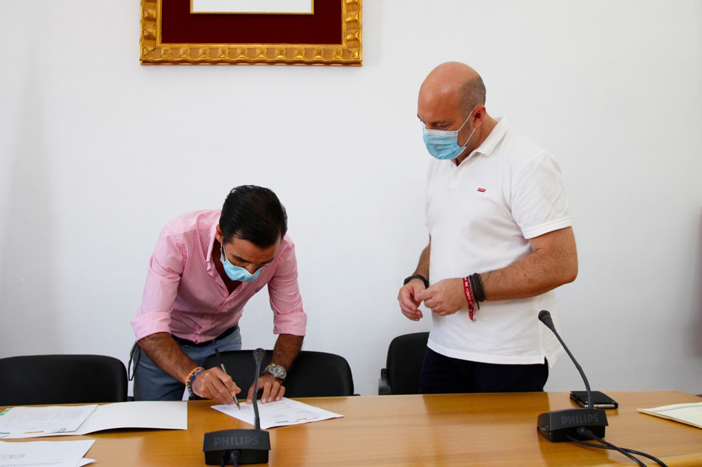 Firma Fuster convenio con la ESHAEX