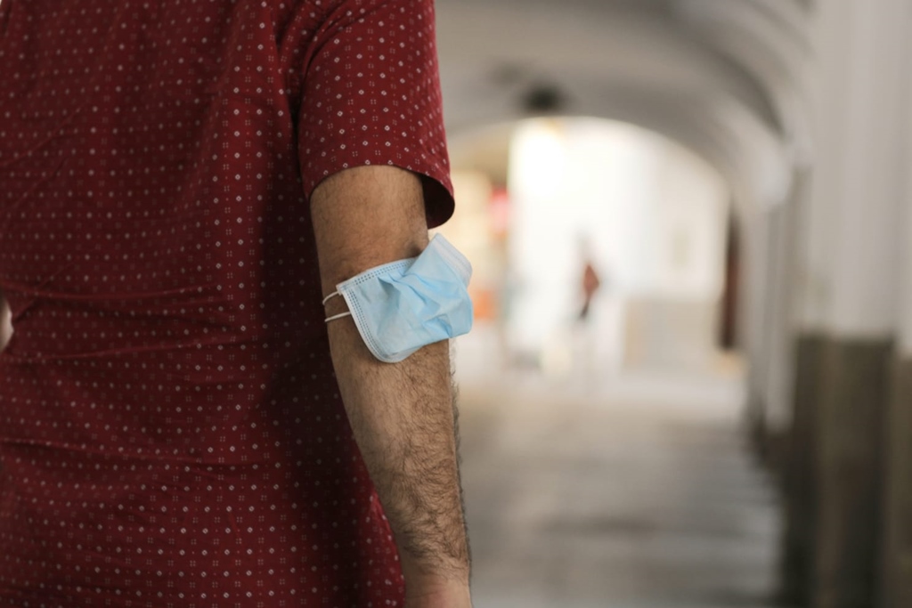 Mascarilla mal puesta