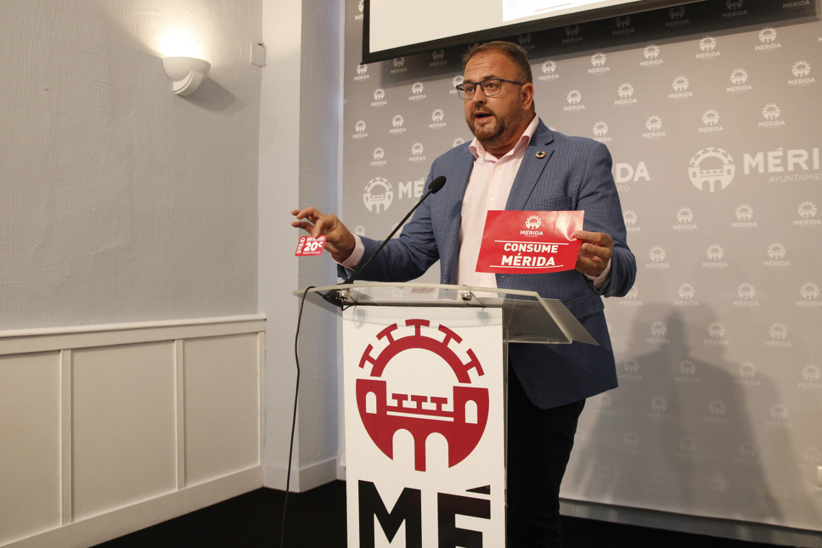 La campaña «Consume Mérida» generará un impacto de más de un millón de euros en el comercio local