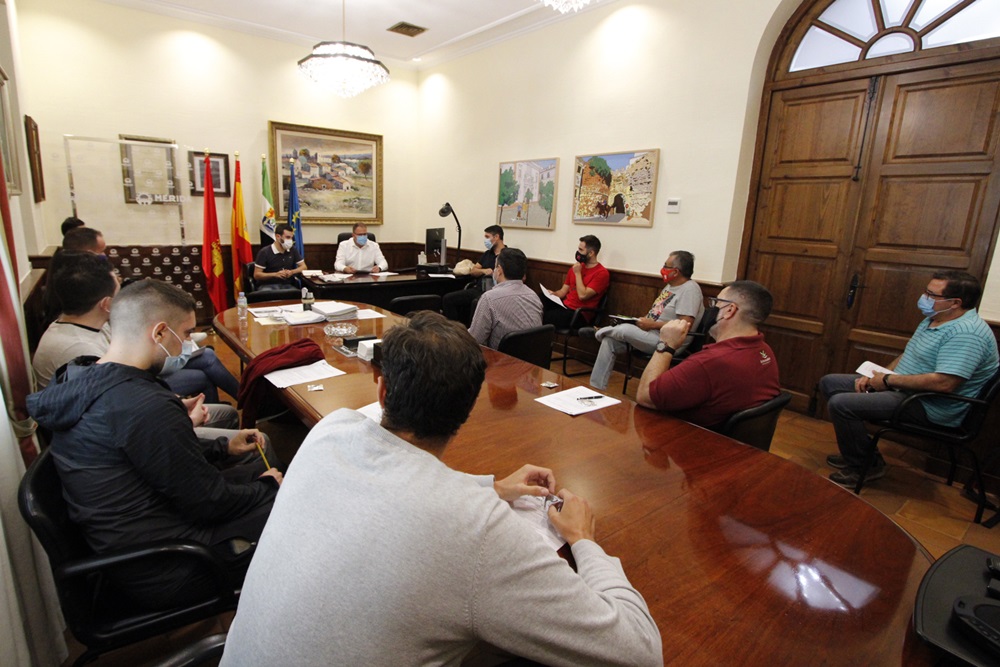 El ayuntamiento presenta a los clubes deportivos de la ciudad el protocolo de actuación para reiniciar la actividad deportiva
